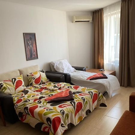 Top Complex Apartment On The Beach Свети Влас Екстериор снимка