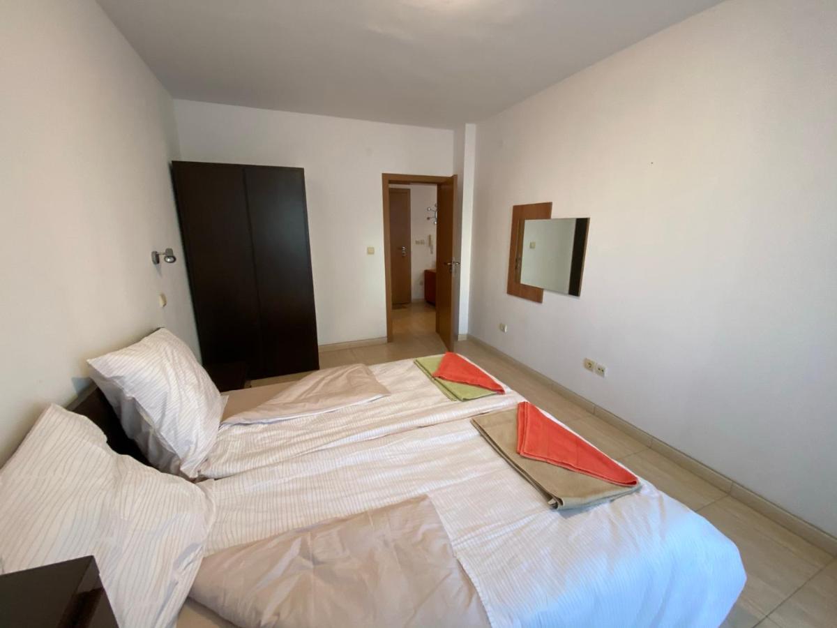 Top Complex Apartment On The Beach Свети Влас Екстериор снимка