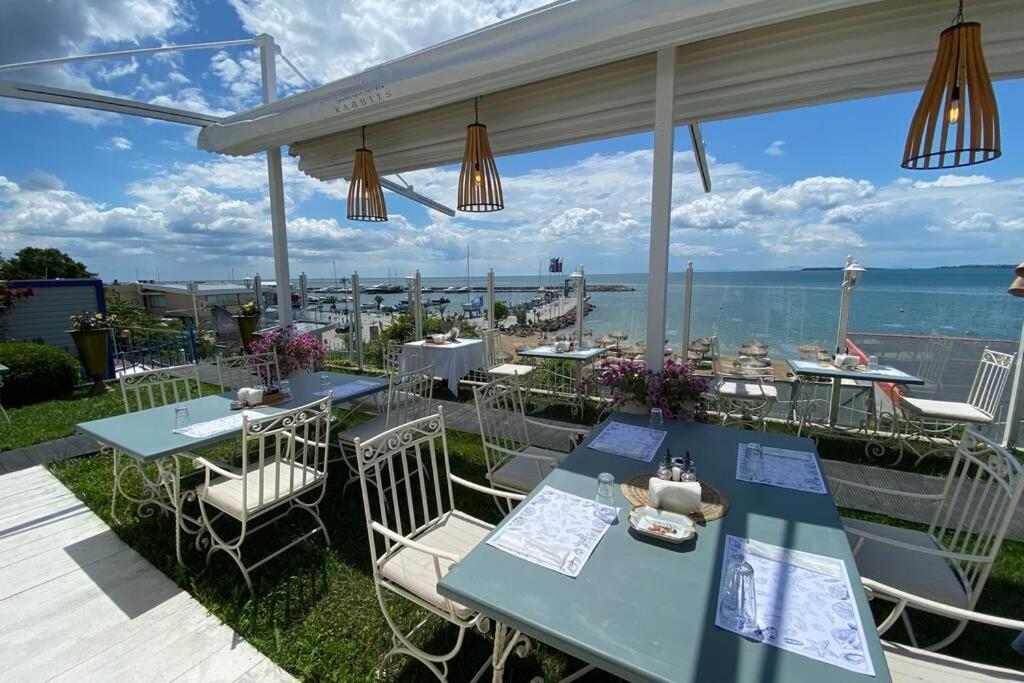 Top Complex Apartment On The Beach Свети Влас Екстериор снимка